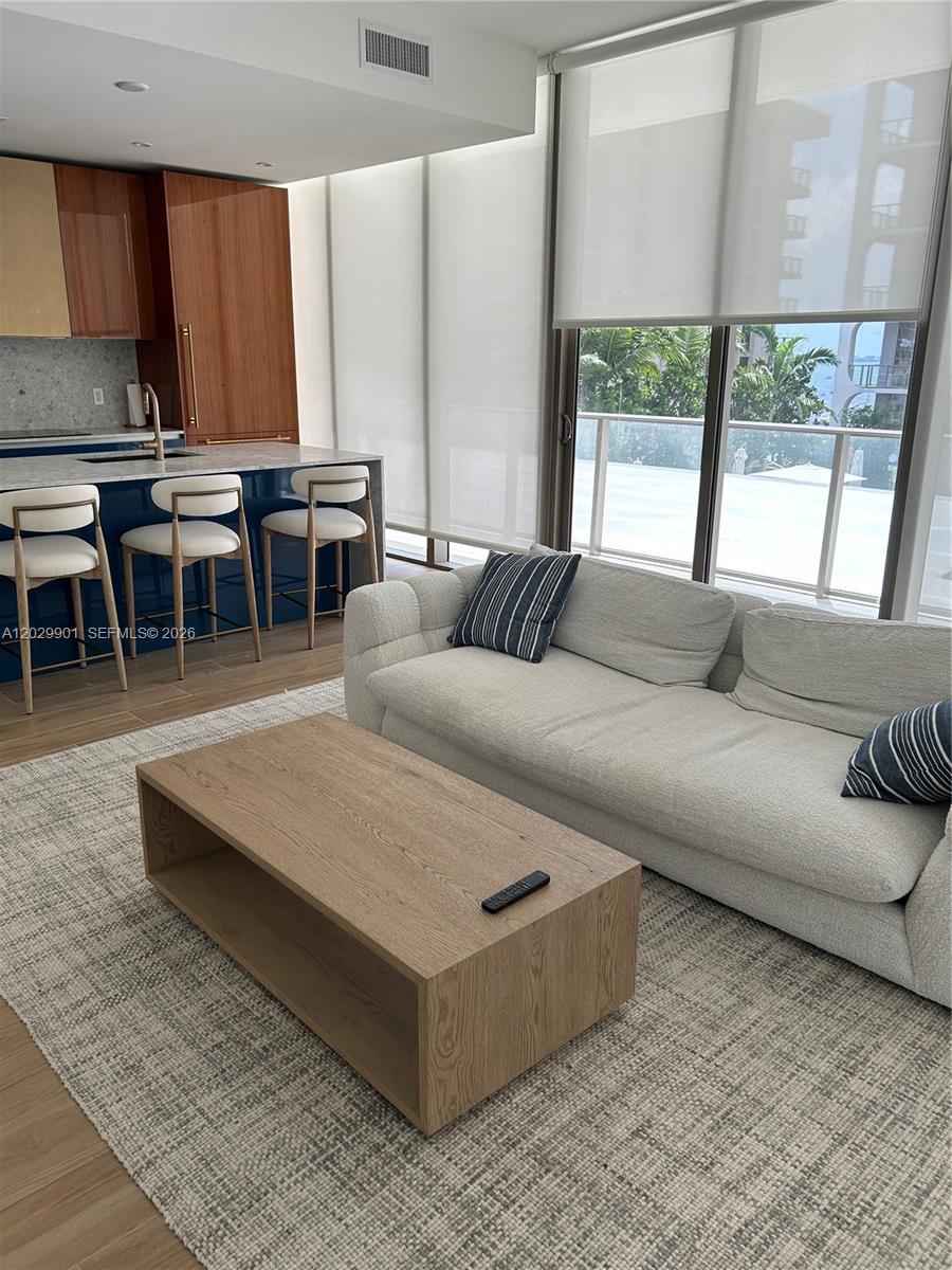 2678 Tigertail Ave #911, Miami FL 33133