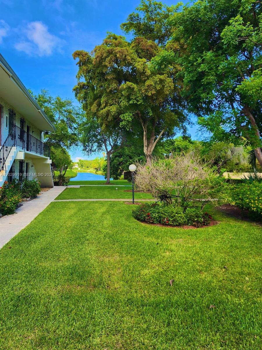 8701 SW 141st St #H6, Palmetto Bay FL 33176