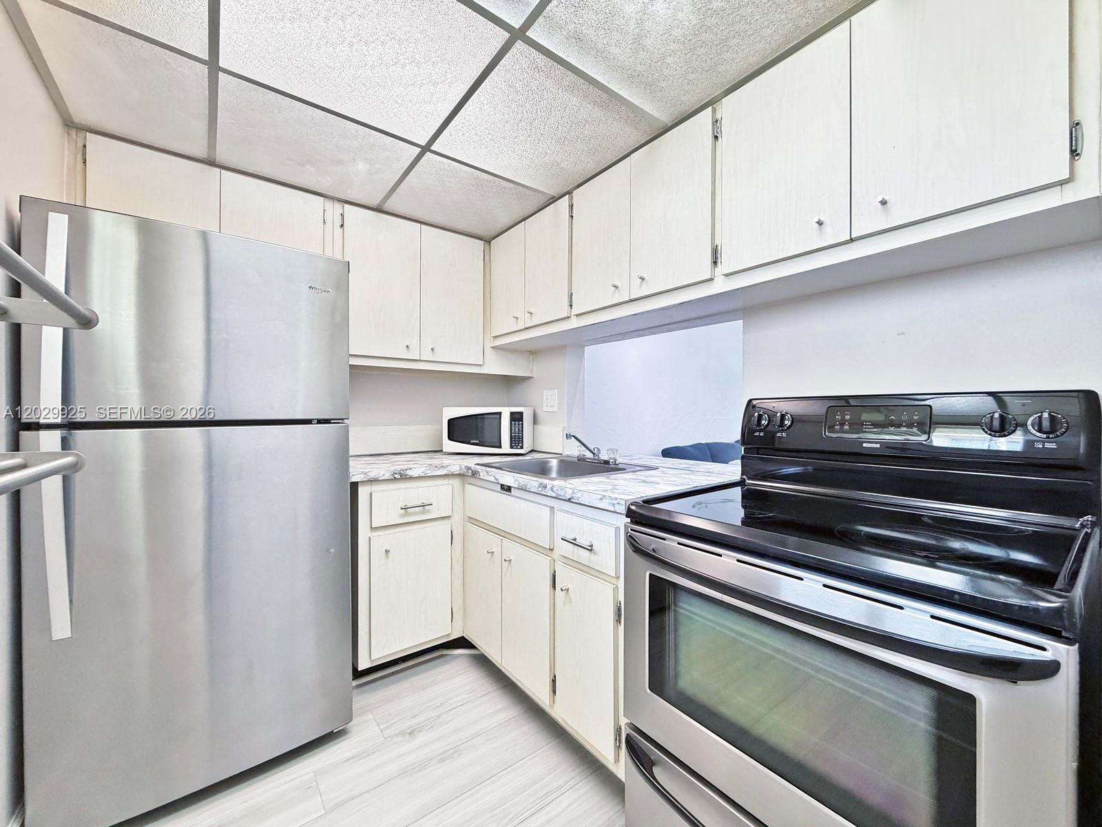 8601 SW 68 CT #5, Pinecrest FL 33143