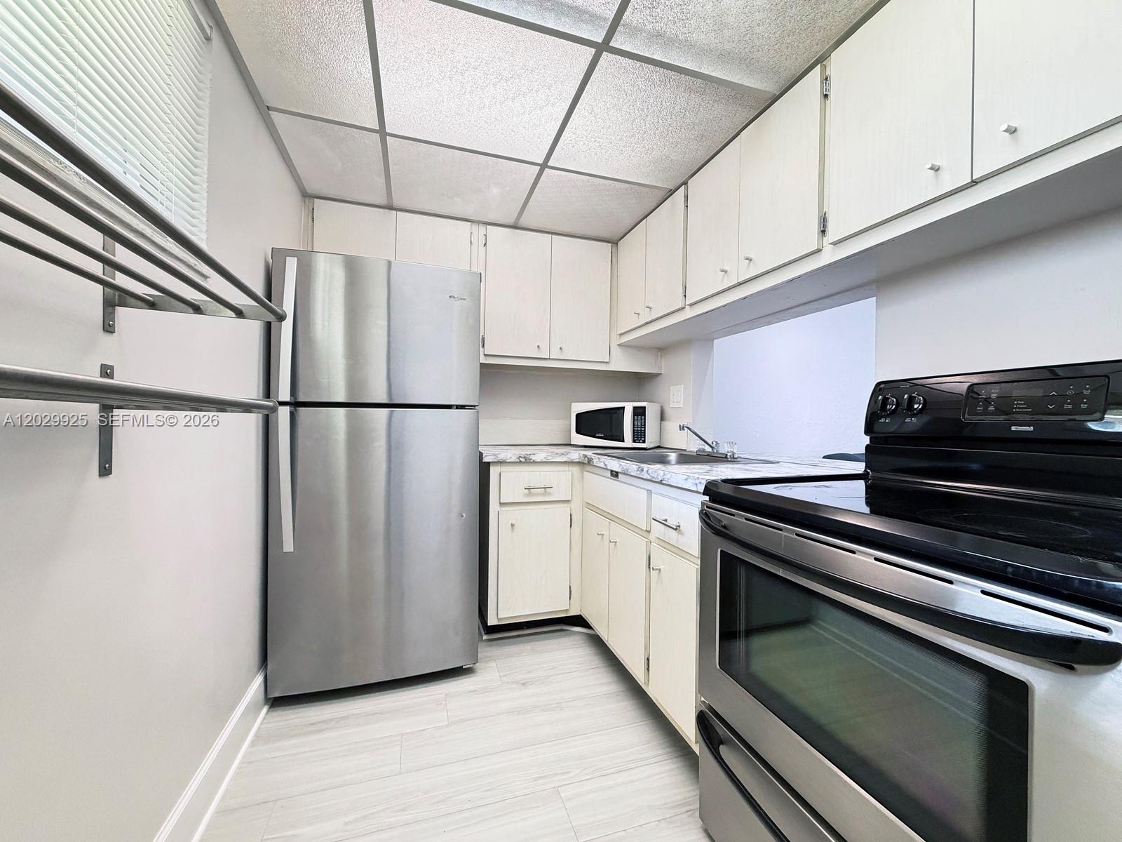 8601 SW 68 CT #5, Pinecrest FL 33143