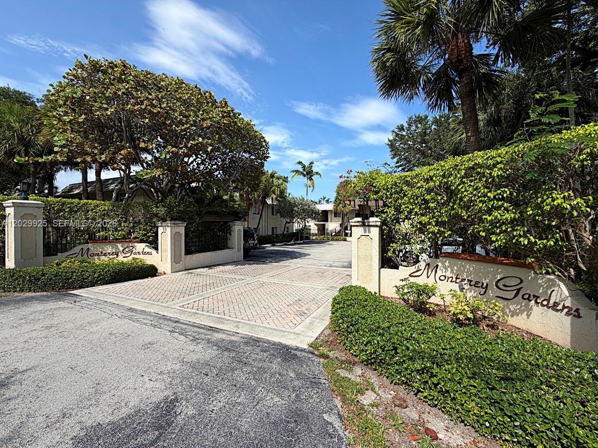 8601 SW 68 CT #5, Pinecrest FL 33143