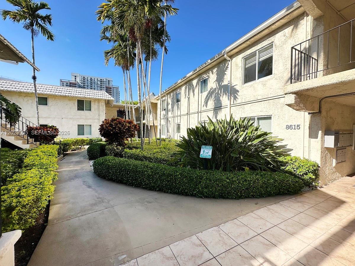 8601 SW 68 CT #5, Pinecrest FL 33143