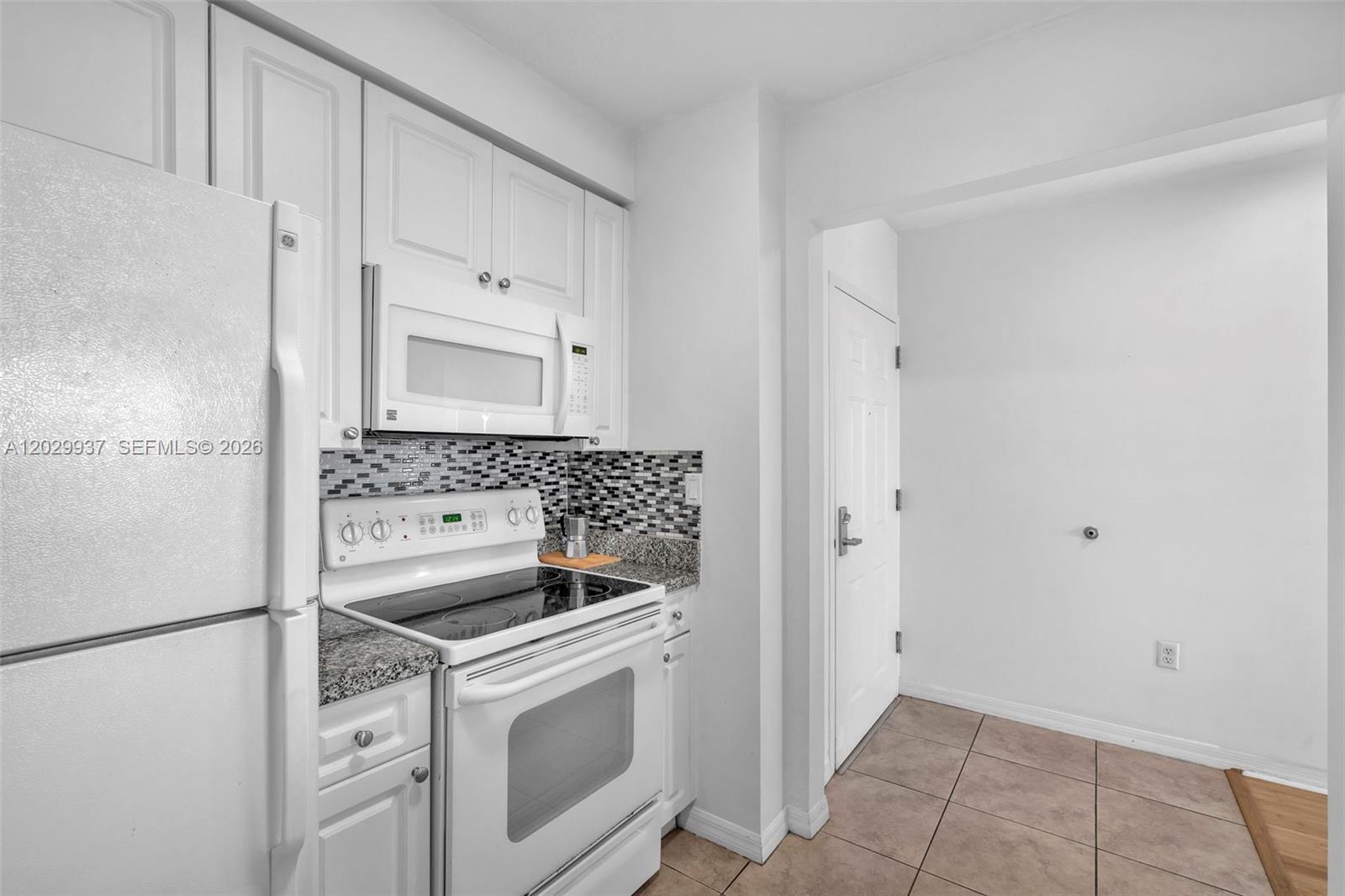 900 SW 8th St #1103, Miami FL 33130