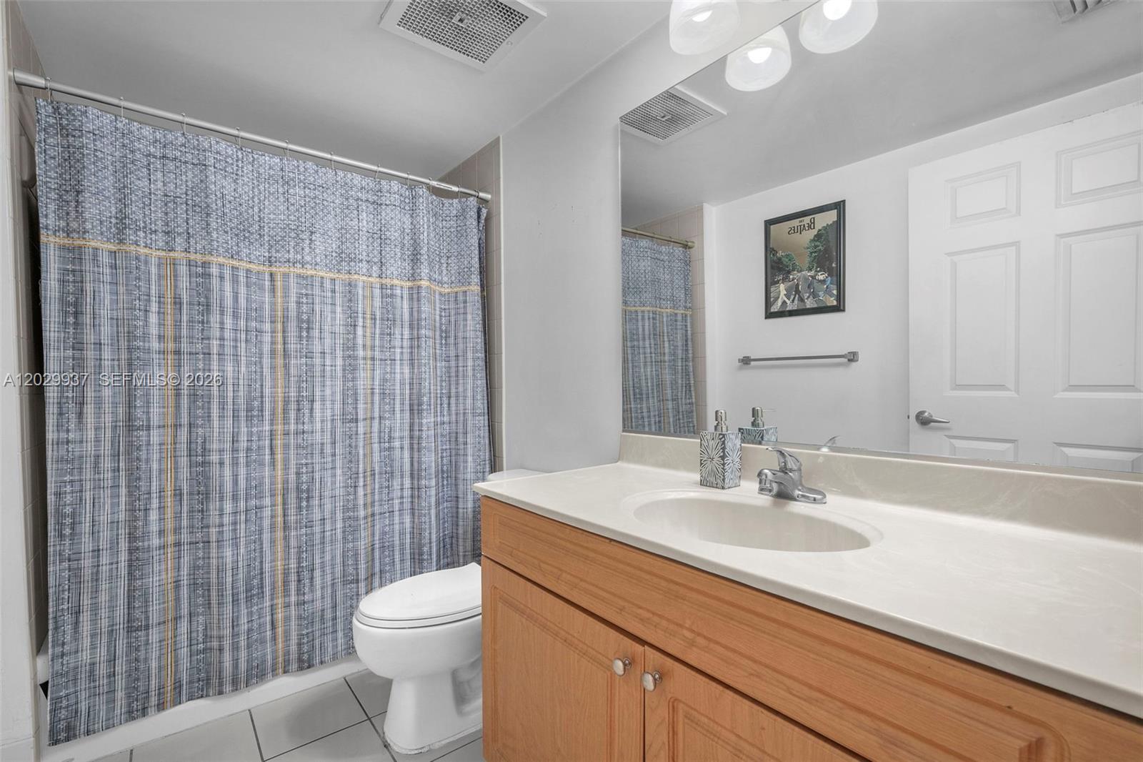 900 SW 8th St #1103, Miami FL 33130
