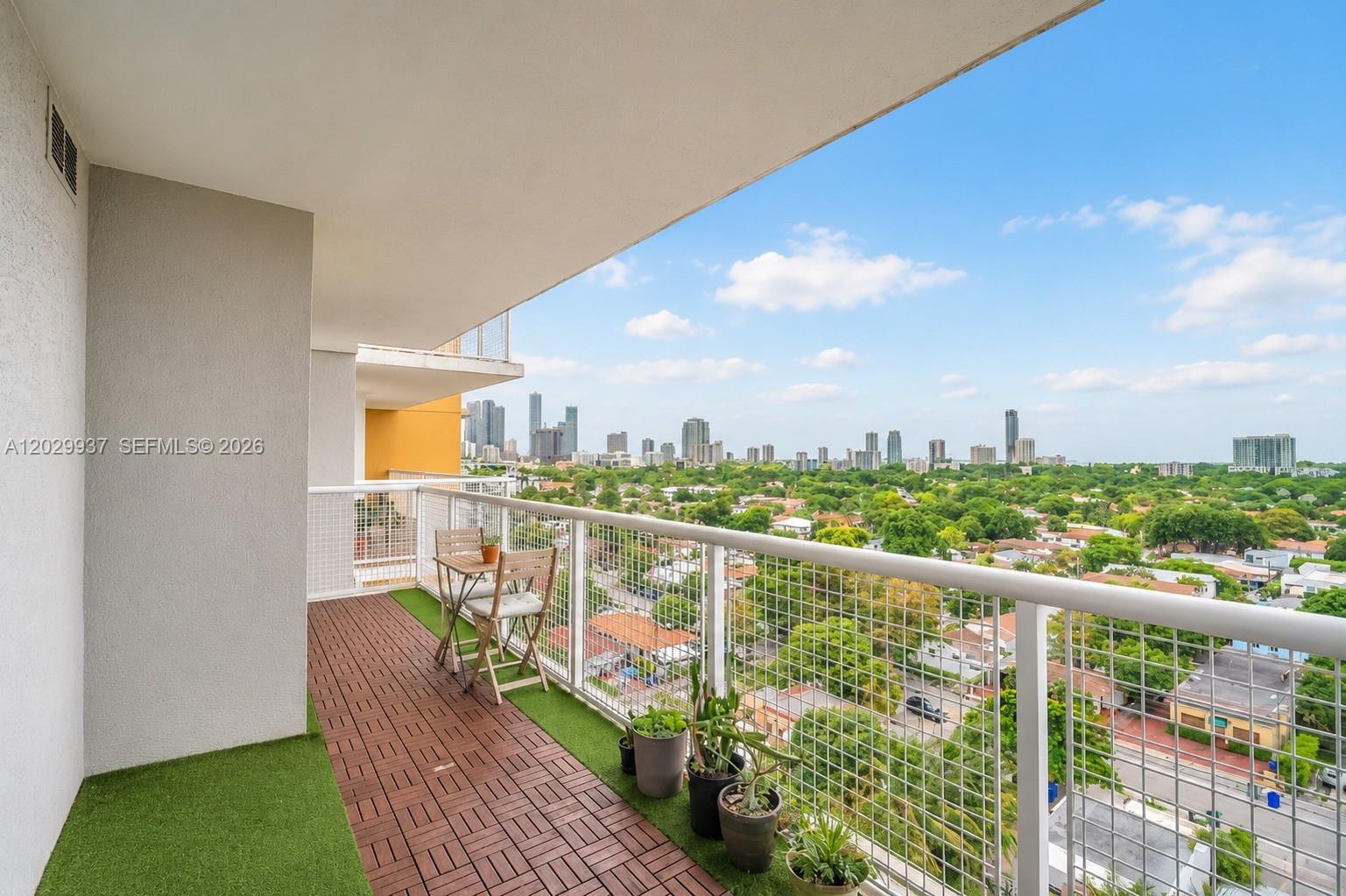 900 SW 8th St #1103, Miami FL 33130