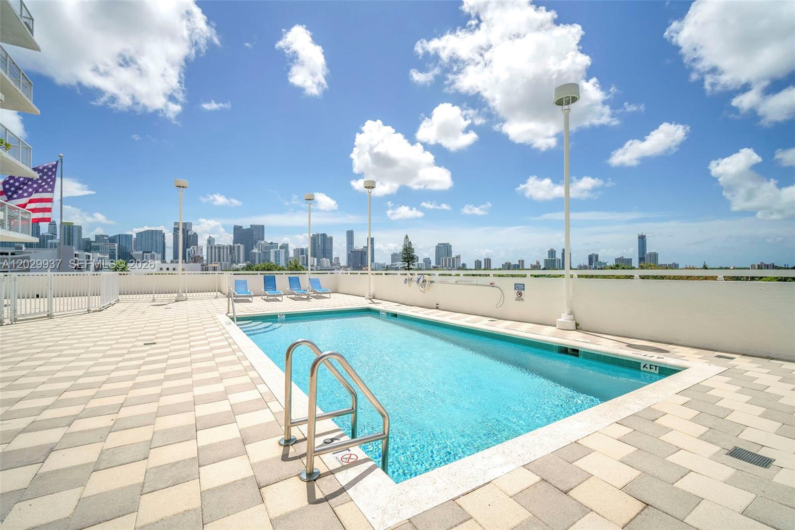 900 SW 8th St #1103, Miami FL 33130