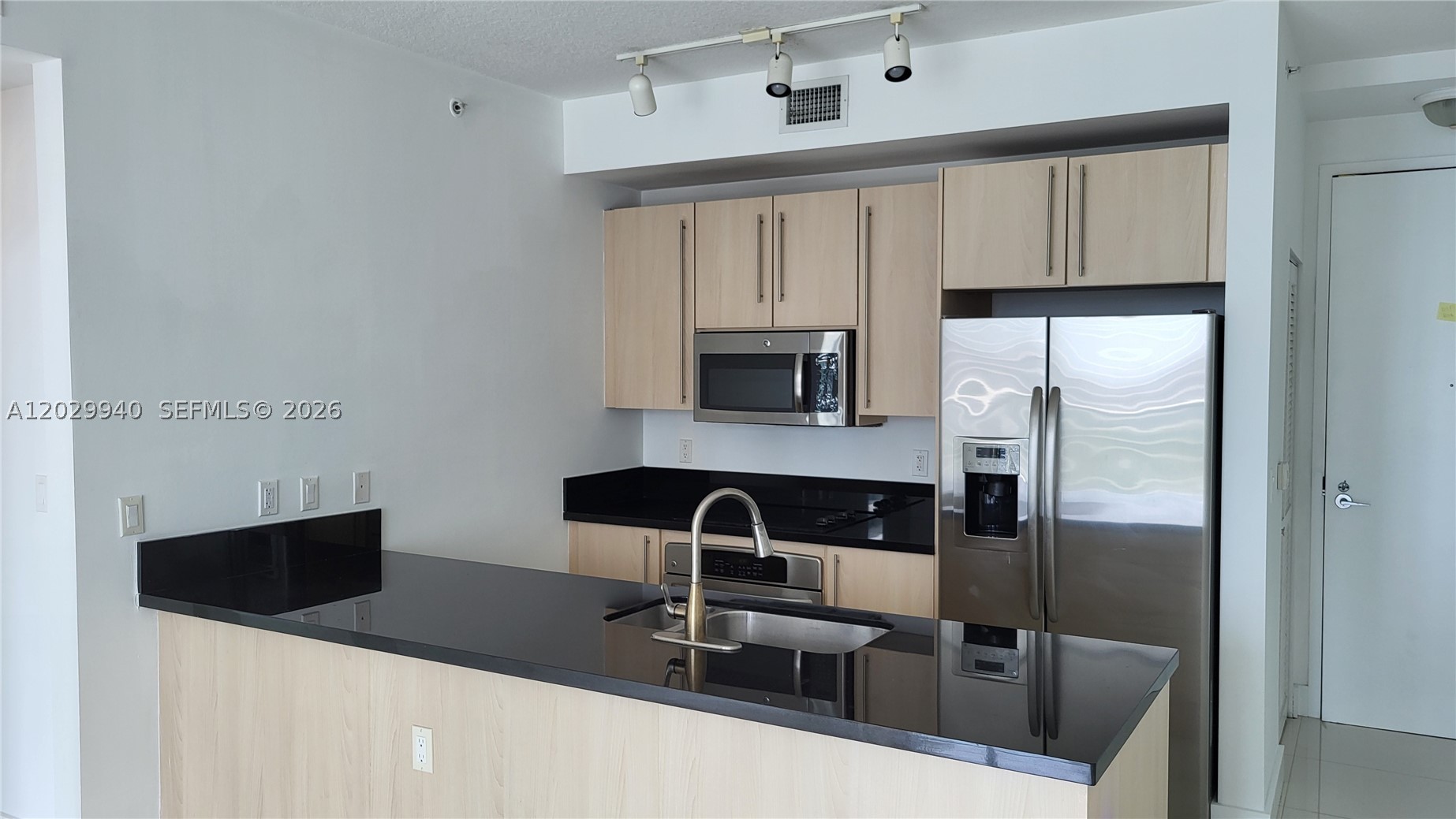 1111 SW 1 AV #2718-N, Miami FL 33130