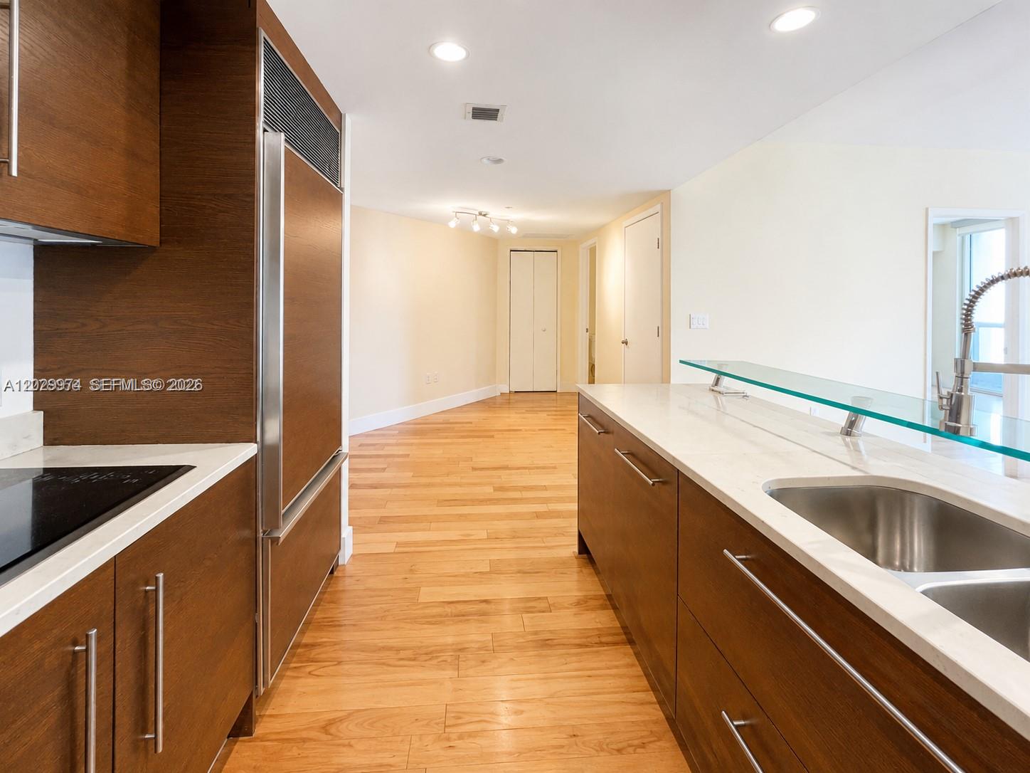 475 Brickell Ave #2909, Miami FL 33131