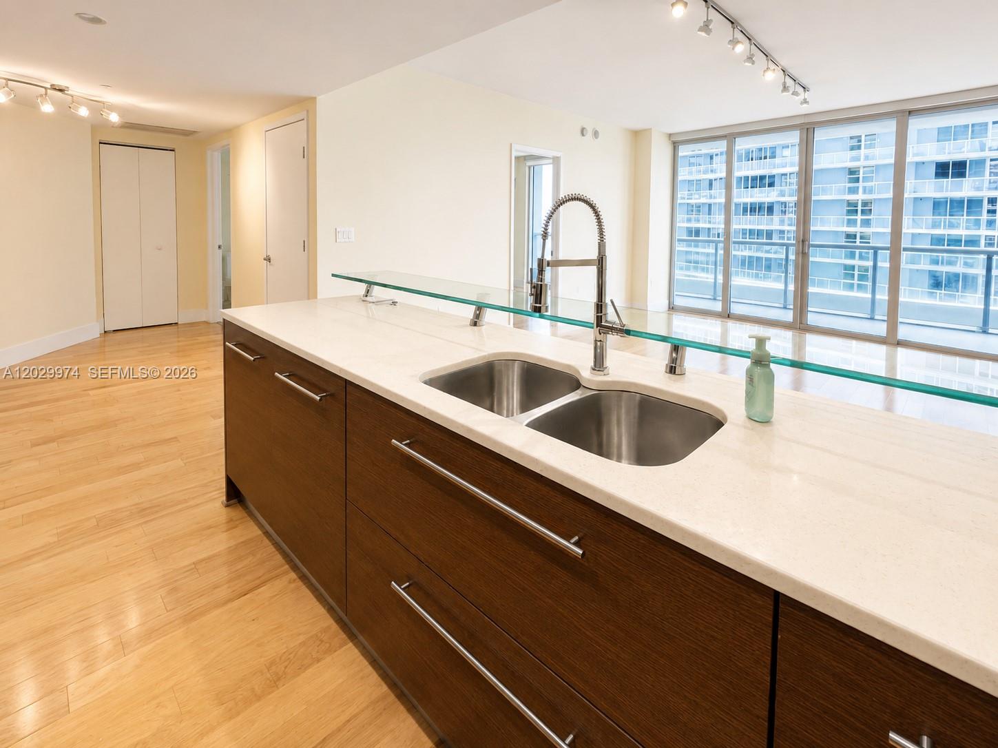 475 Brickell Ave #2909, Miami FL 33131