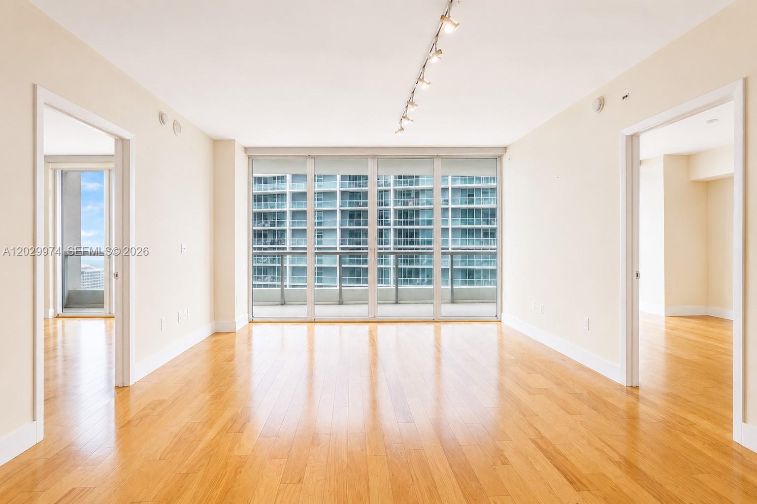 475 Brickell Ave #2909, Miami FL 33131