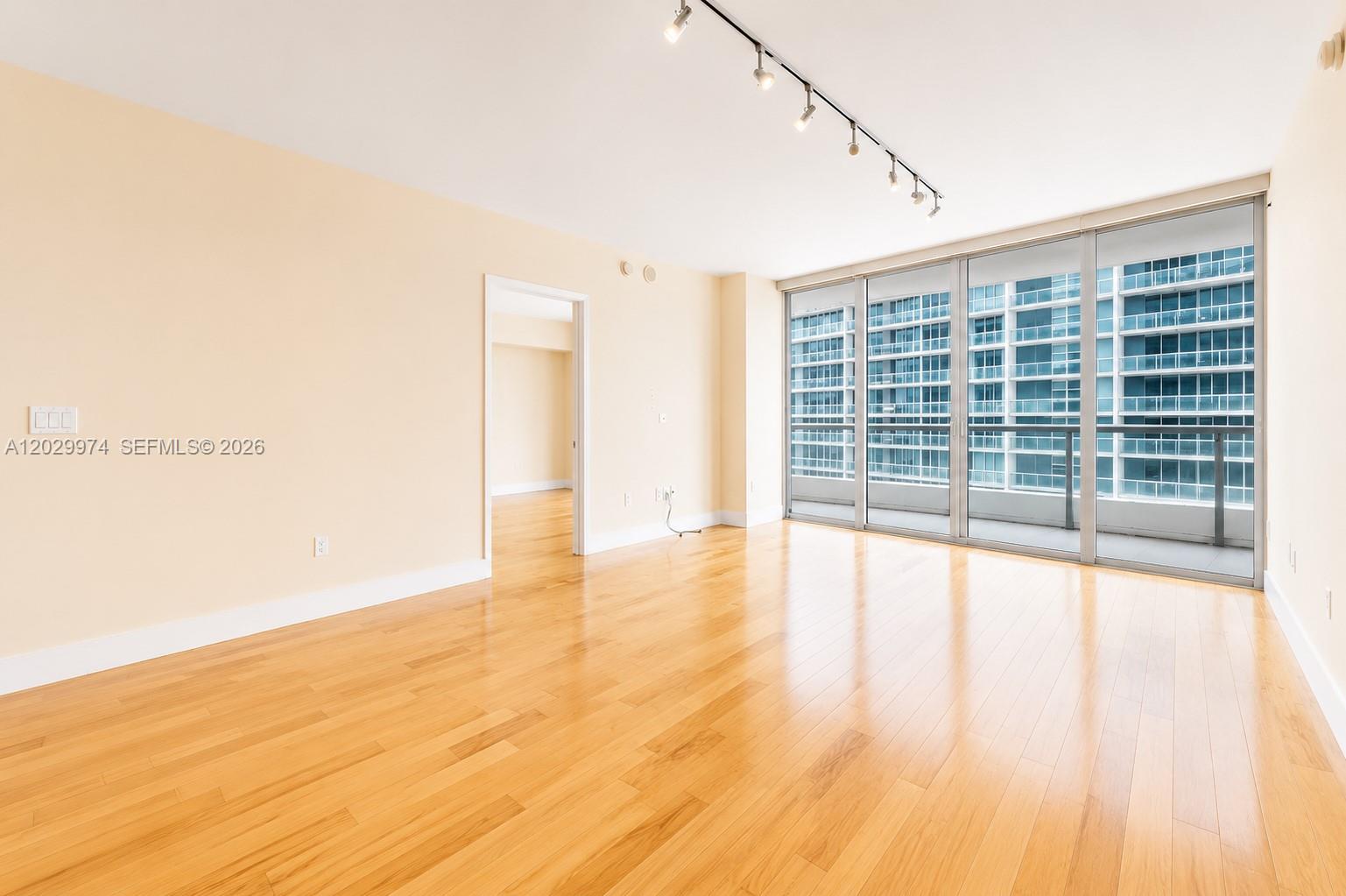 475 Brickell Ave #2909, Miami FL 33131