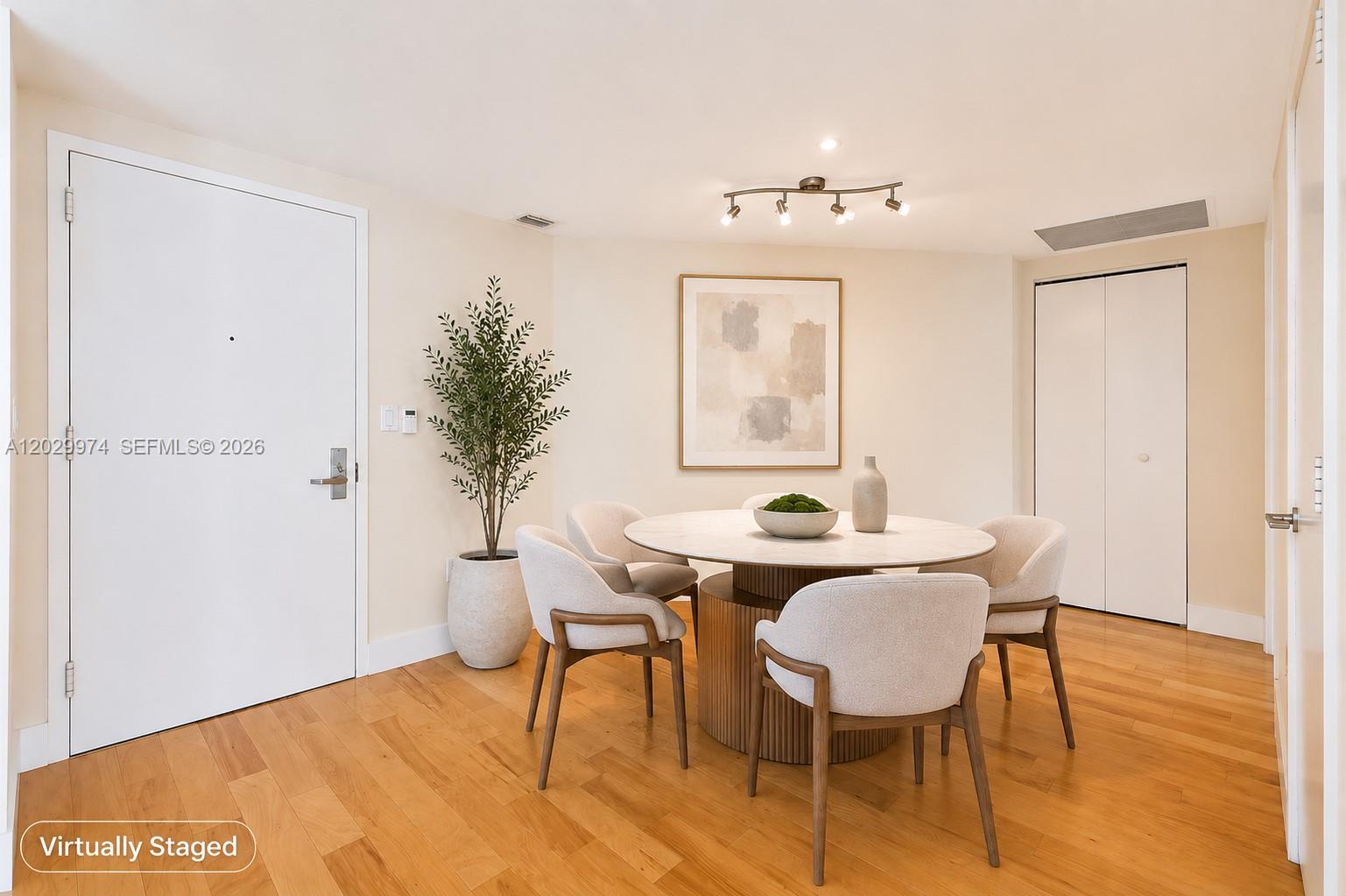 475 Brickell Ave #2909, Miami FL 33131