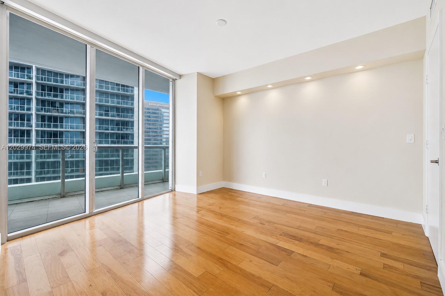 475 Brickell Ave #2909, Miami FL 33131