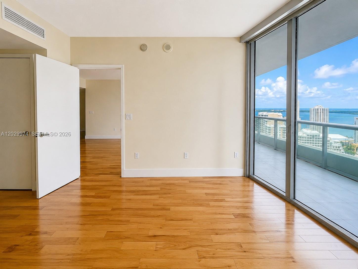 475 Brickell Ave #2909, Miami FL 33131