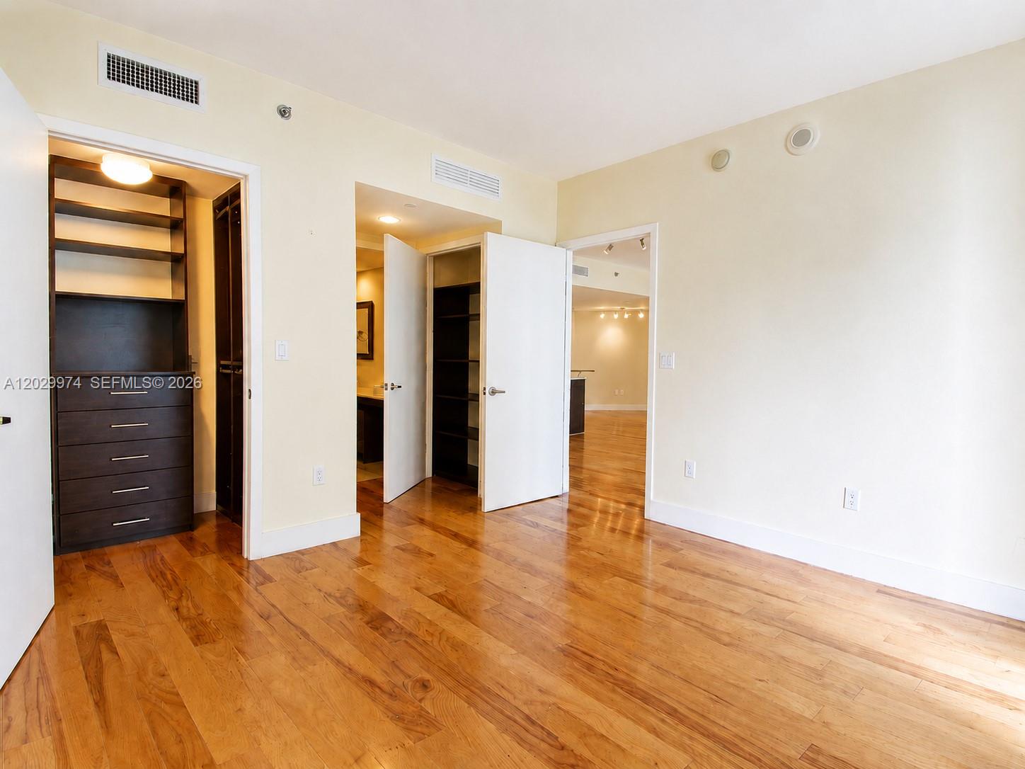 475 Brickell Ave #2909, Miami FL 33131