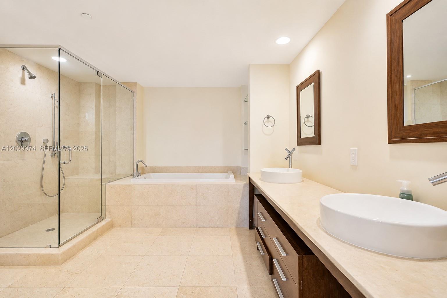 475 Brickell Ave #2909, Miami FL 33131