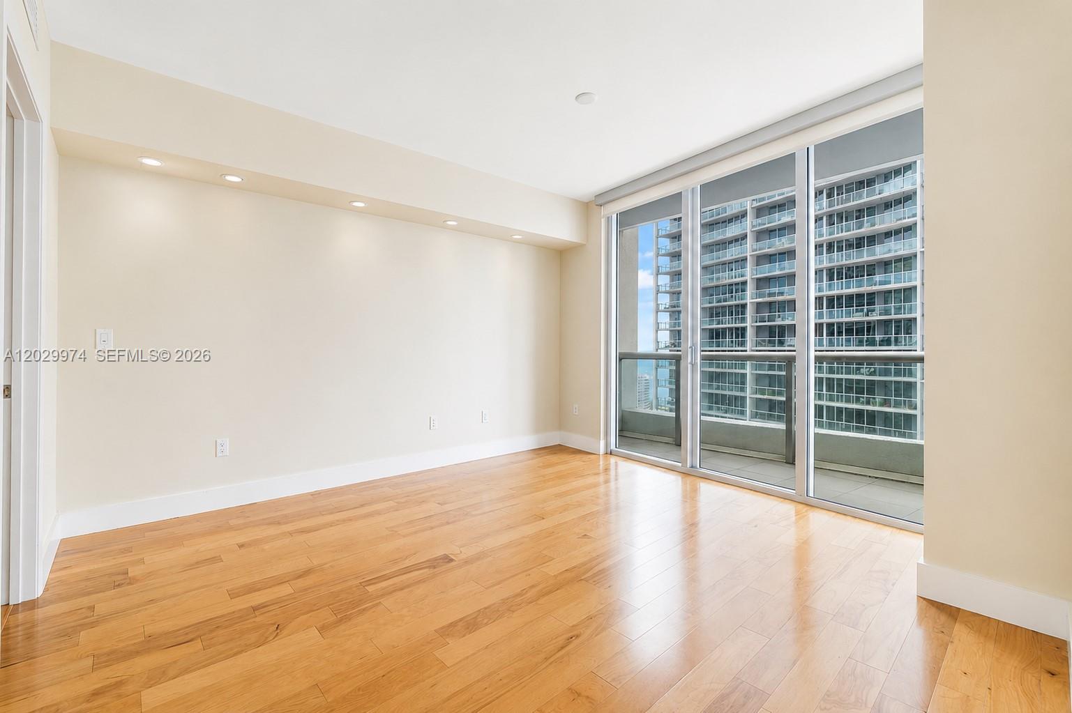 475 Brickell Ave #2909, Miami FL 33131