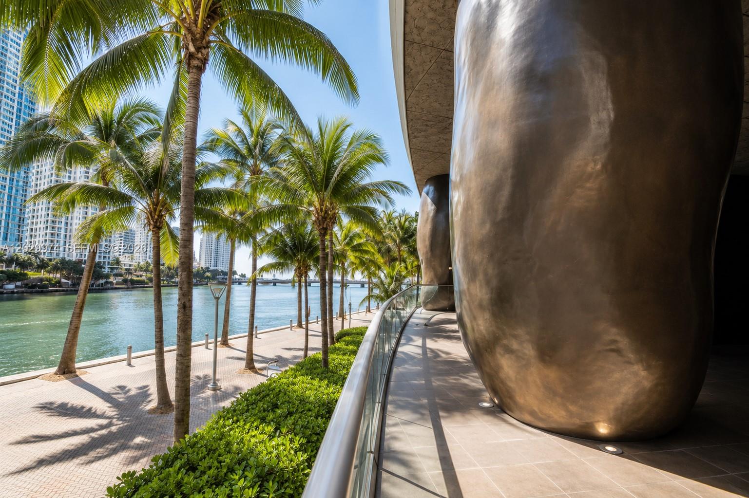 475 Brickell Ave #2909, Miami FL 33131