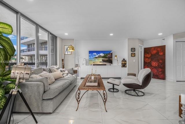 3500 Mystic Pointe Dr #604, Aventura FL 33180