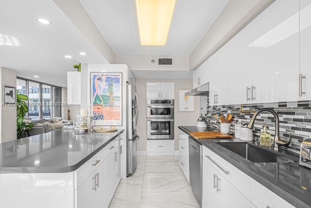 3500 Mystic Pointe Dr #604, Aventura FL 33180
