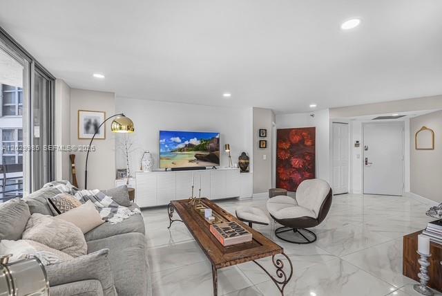 3500 Mystic Pointe Dr #604, Aventura FL 33180