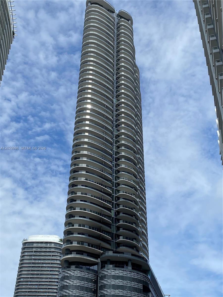 1000 Brickell Plz #3412, Miami FL 33131