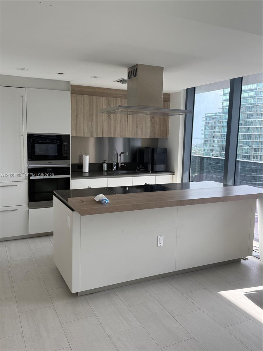 1000 Brickell Plz #3412, Miami FL 33131