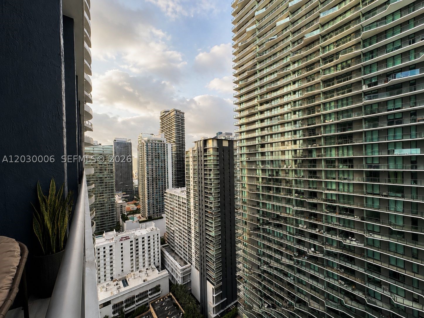 60 SW 13th St #3004, Miami FL 33130