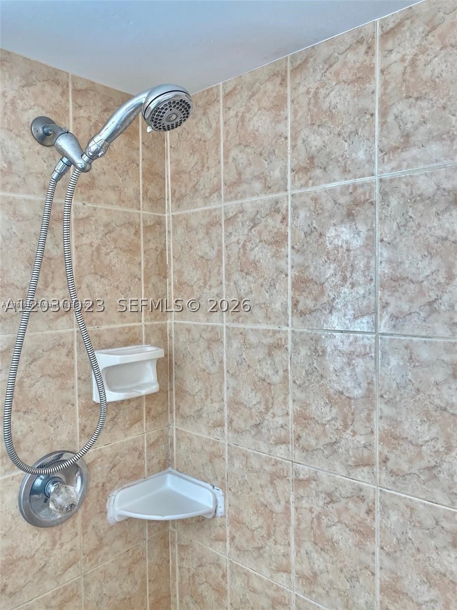 159 Lakeview dr #204, Weston FL 33326
