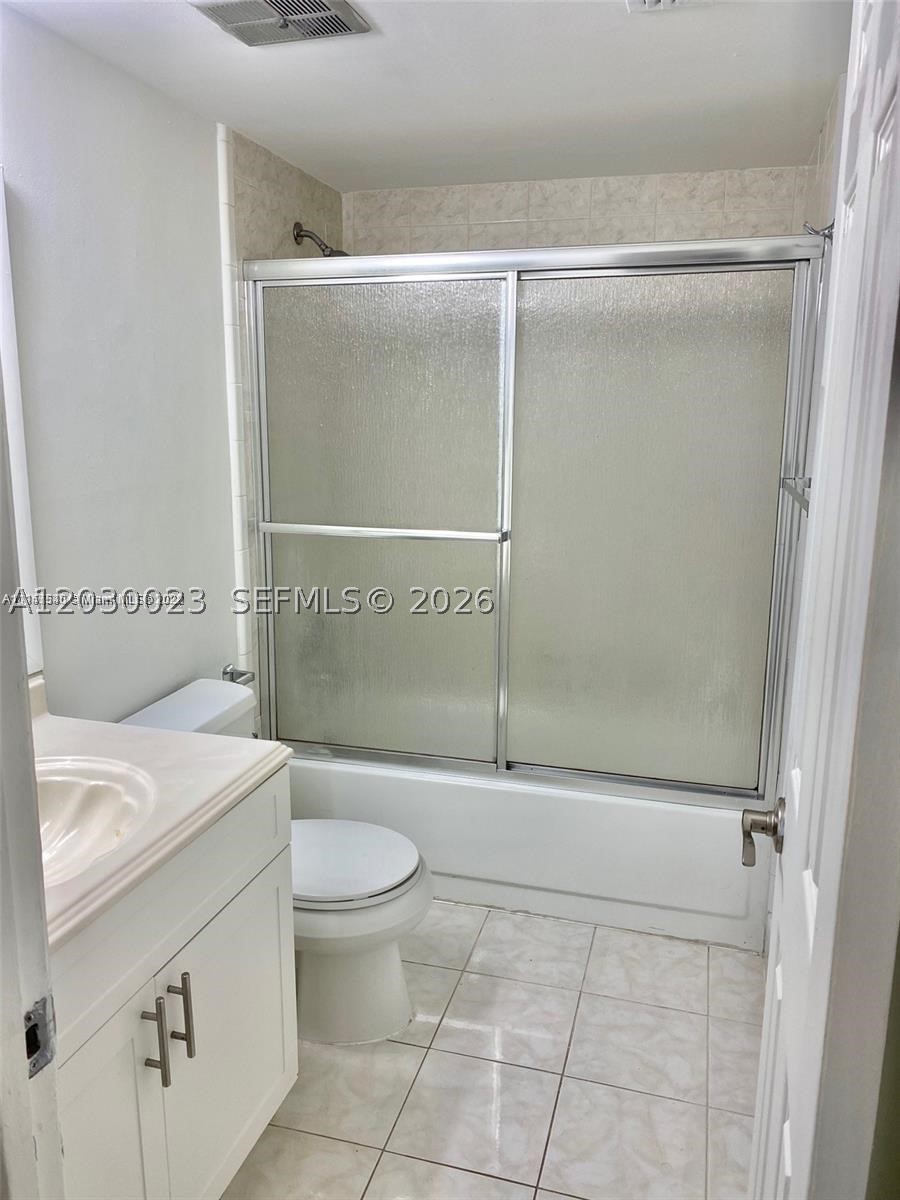 159 Lakeview dr #204, Weston FL 33326