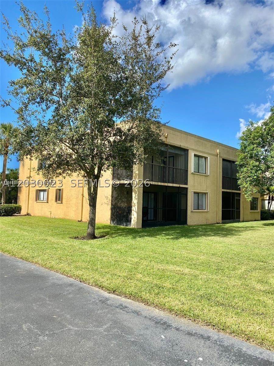 159 Lakeview dr #204, Weston FL 33326