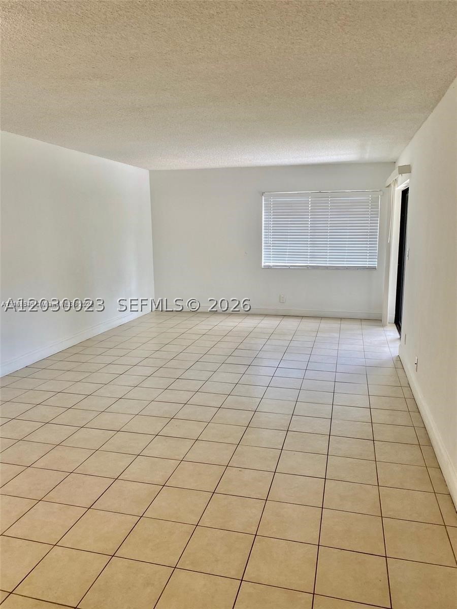 159 Lakeview dr #204, Weston FL 33326