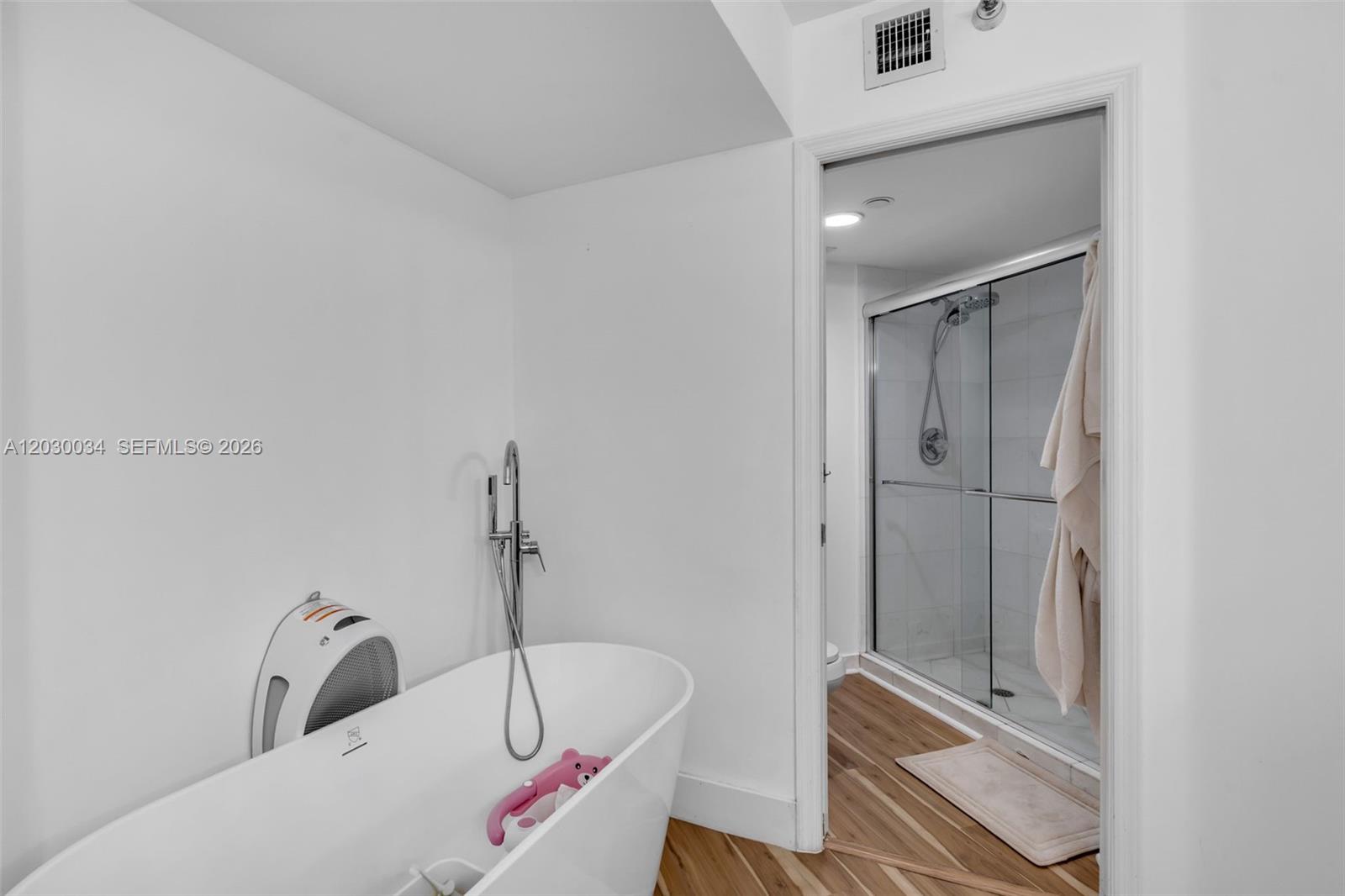 3500 Mystic Pointe Dr #1205, Aventura FL 33180