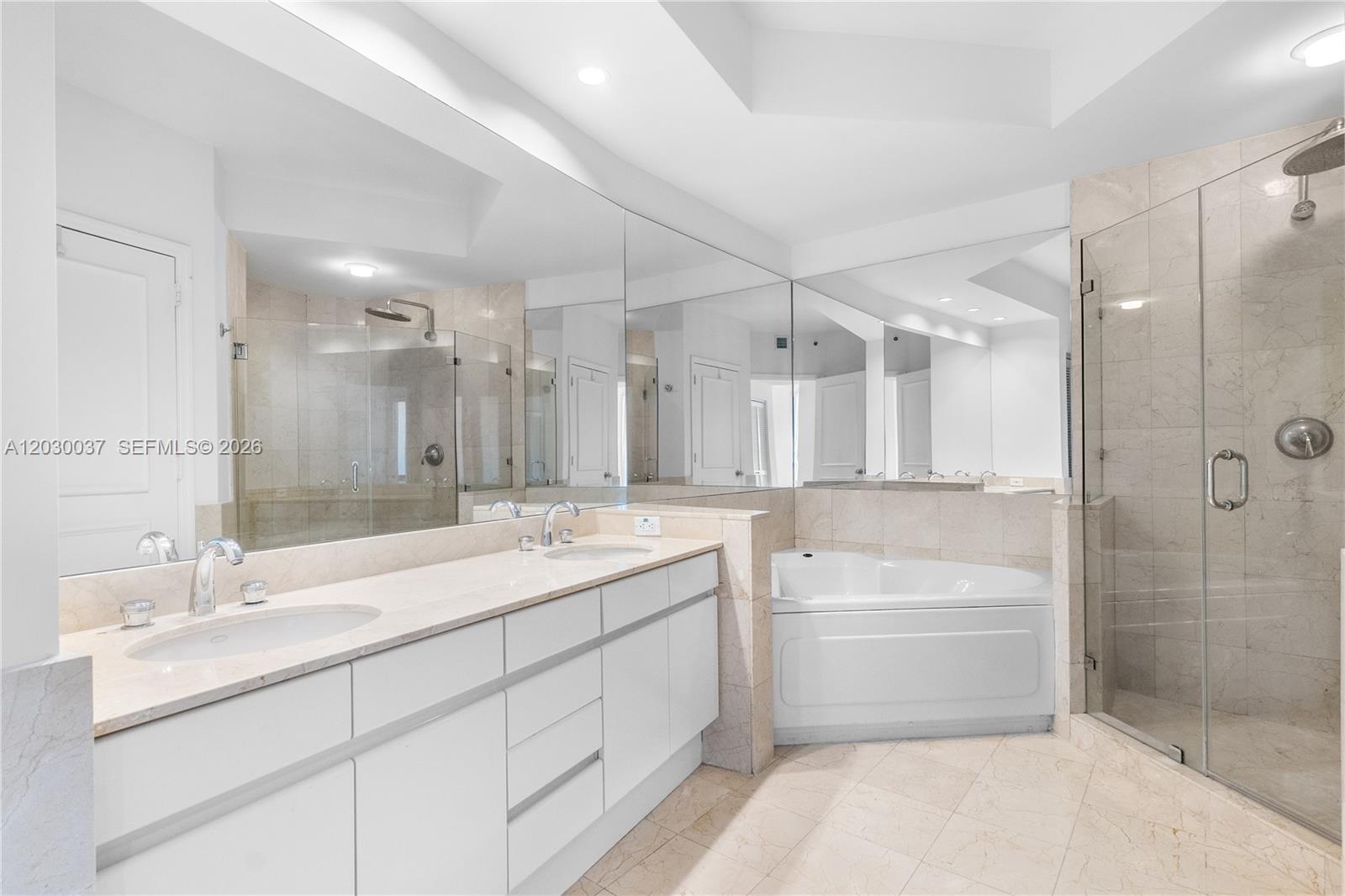 808 Brickell Key Dr #3002, Miami FL 33131