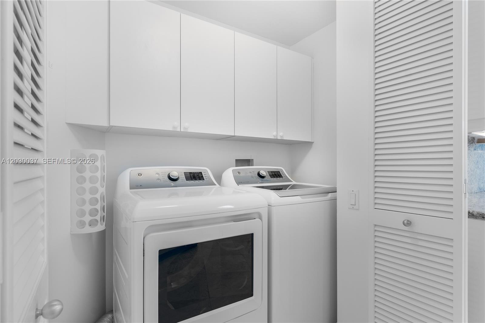 808 Brickell Key Dr #3002, Miami FL 33131
