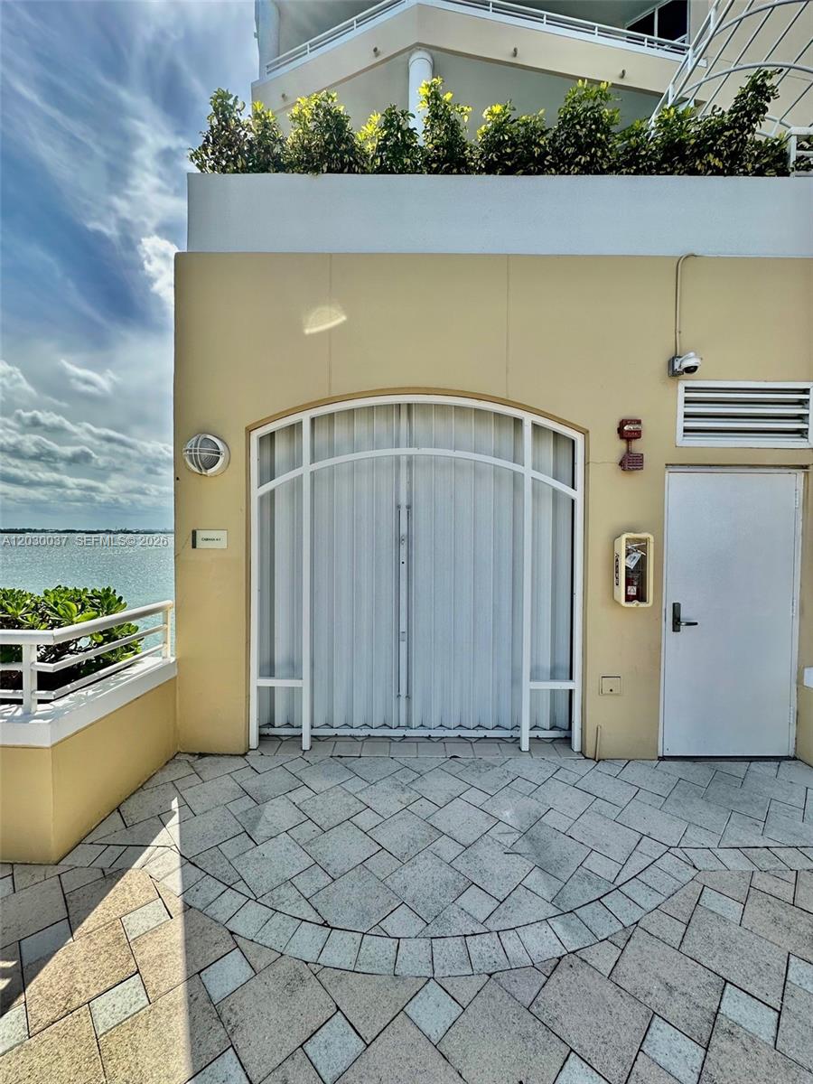 808 Brickell Key Dr #3002, Miami FL 33131