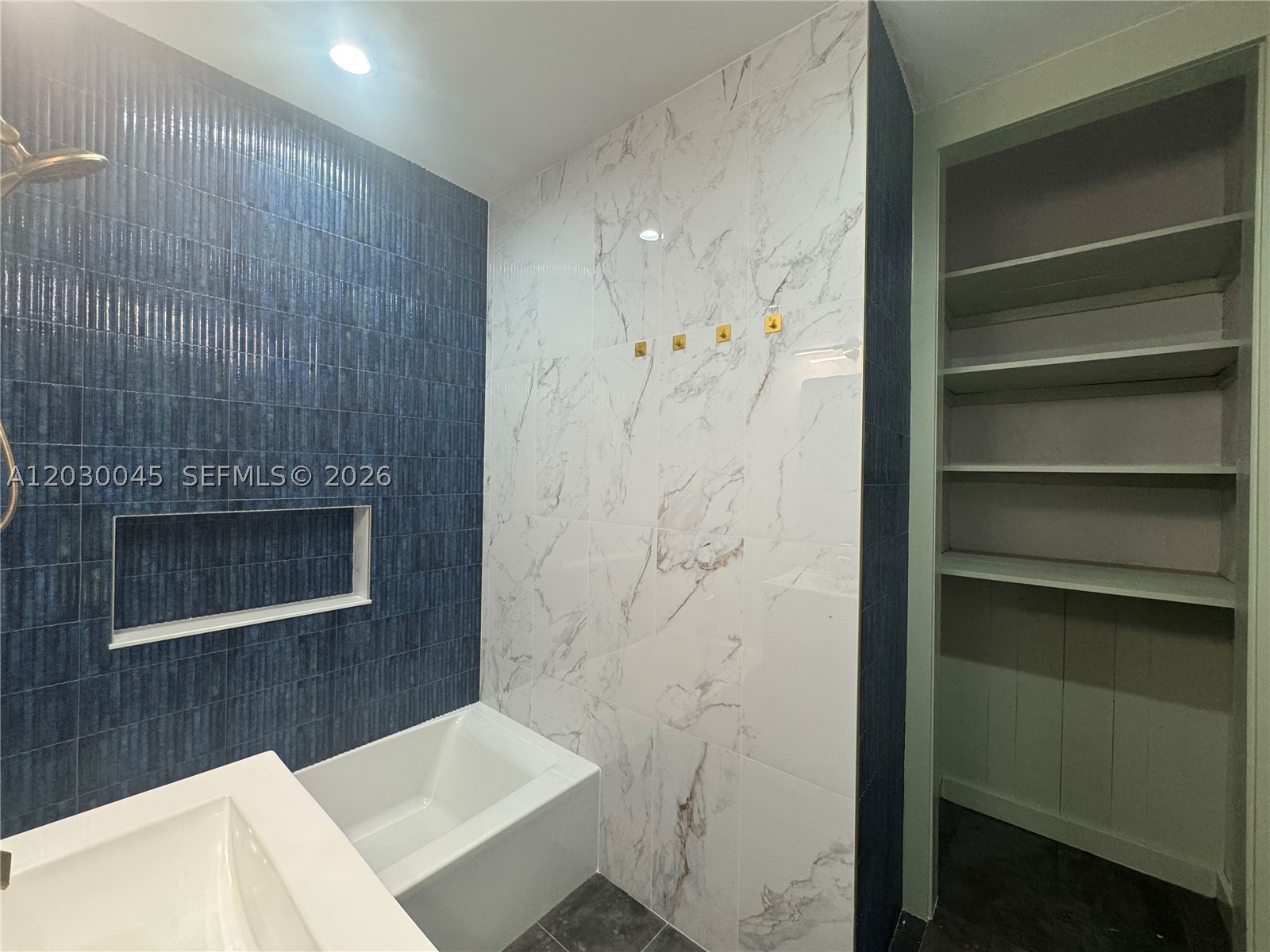 2137 Calais Dr #5, Miami Beach FL 33141
