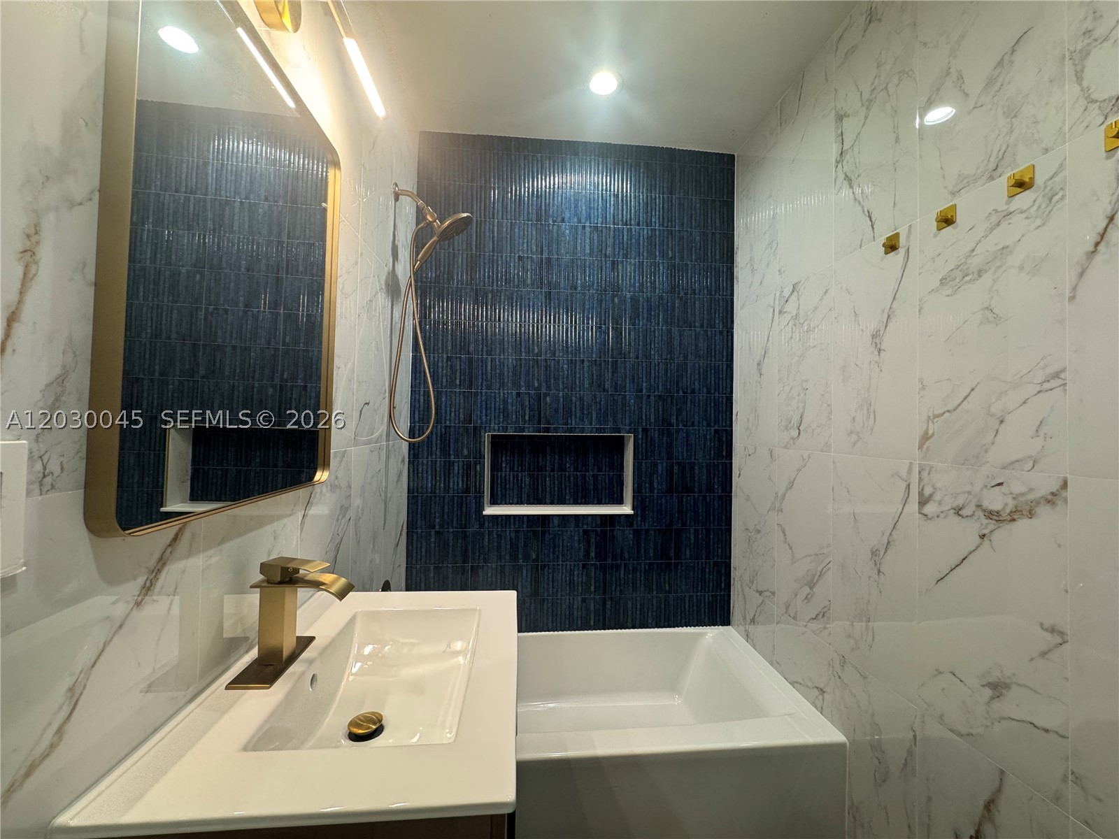 2137 Calais Dr #5, Miami Beach FL 33141