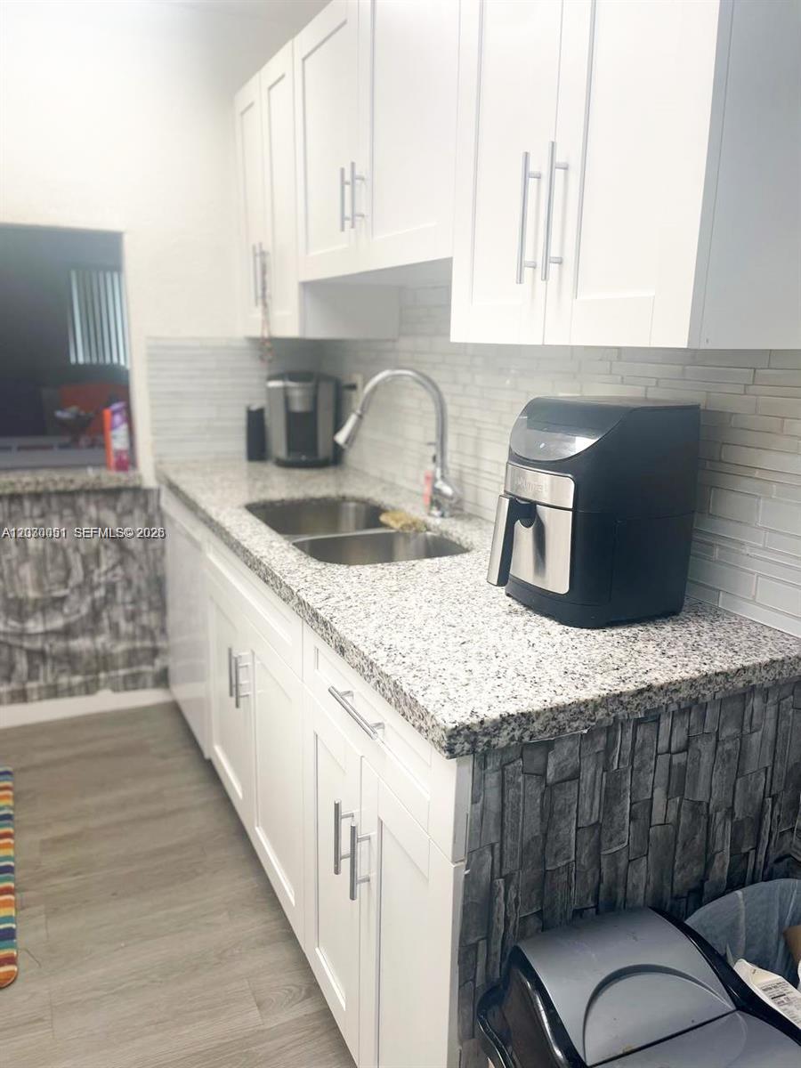 177 Lakeview Dr #104, Weston FL 33326