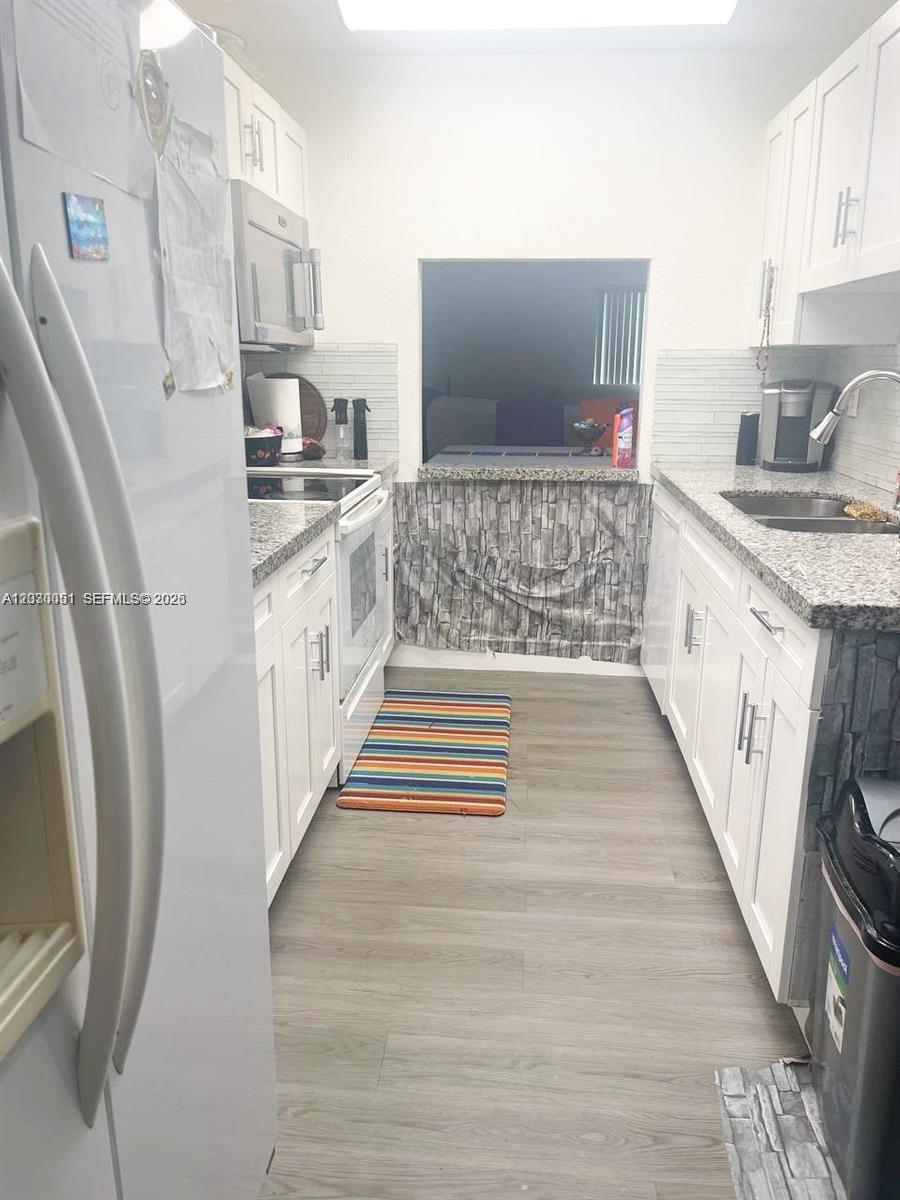177 Lakeview Dr #104, Weston FL 33326