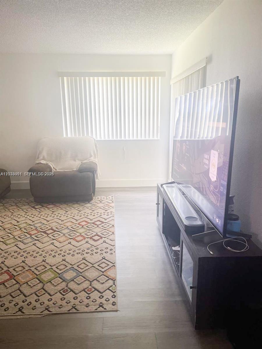 177 Lakeview Dr #104, Weston FL 33326