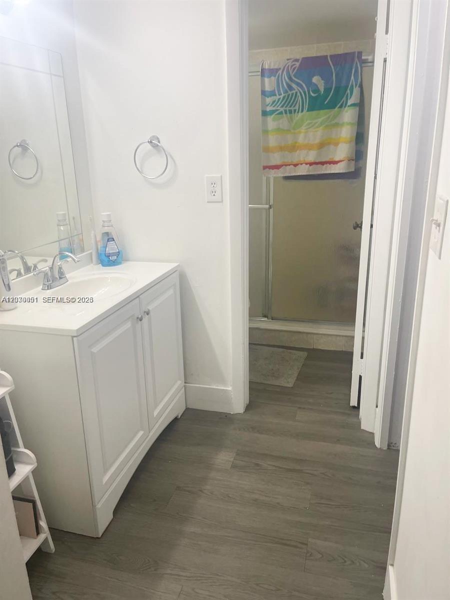 177 Lakeview Dr #104, Weston FL 33326