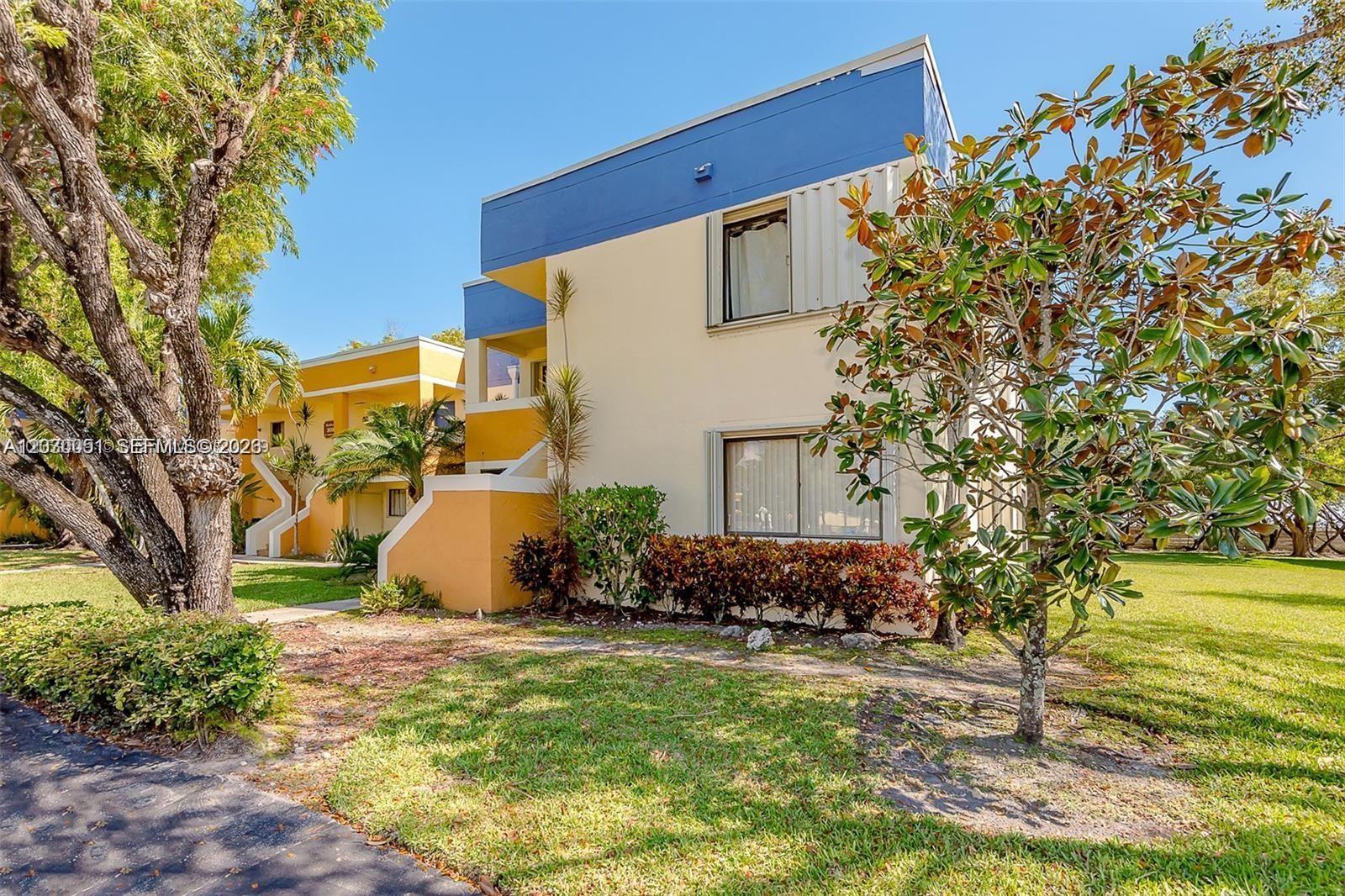 177 Lakeview Dr #104, Weston FL 33326
