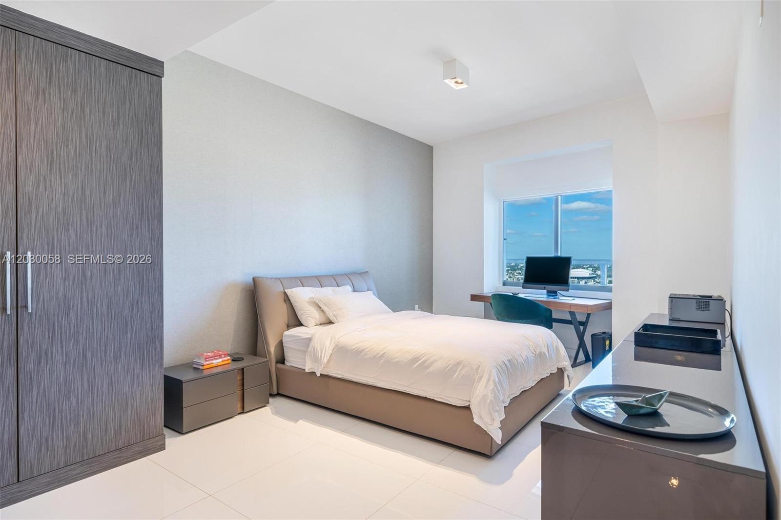 1100 Biscayne Blvd #5203, Miami FL 33132