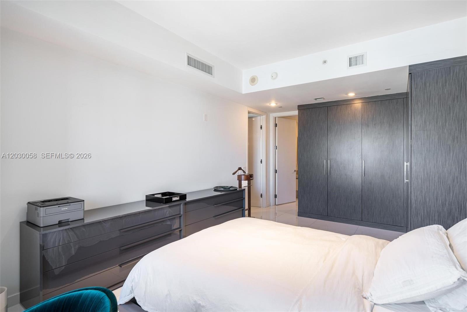 1100 Biscayne Blvd #5203, Miami FL 33132