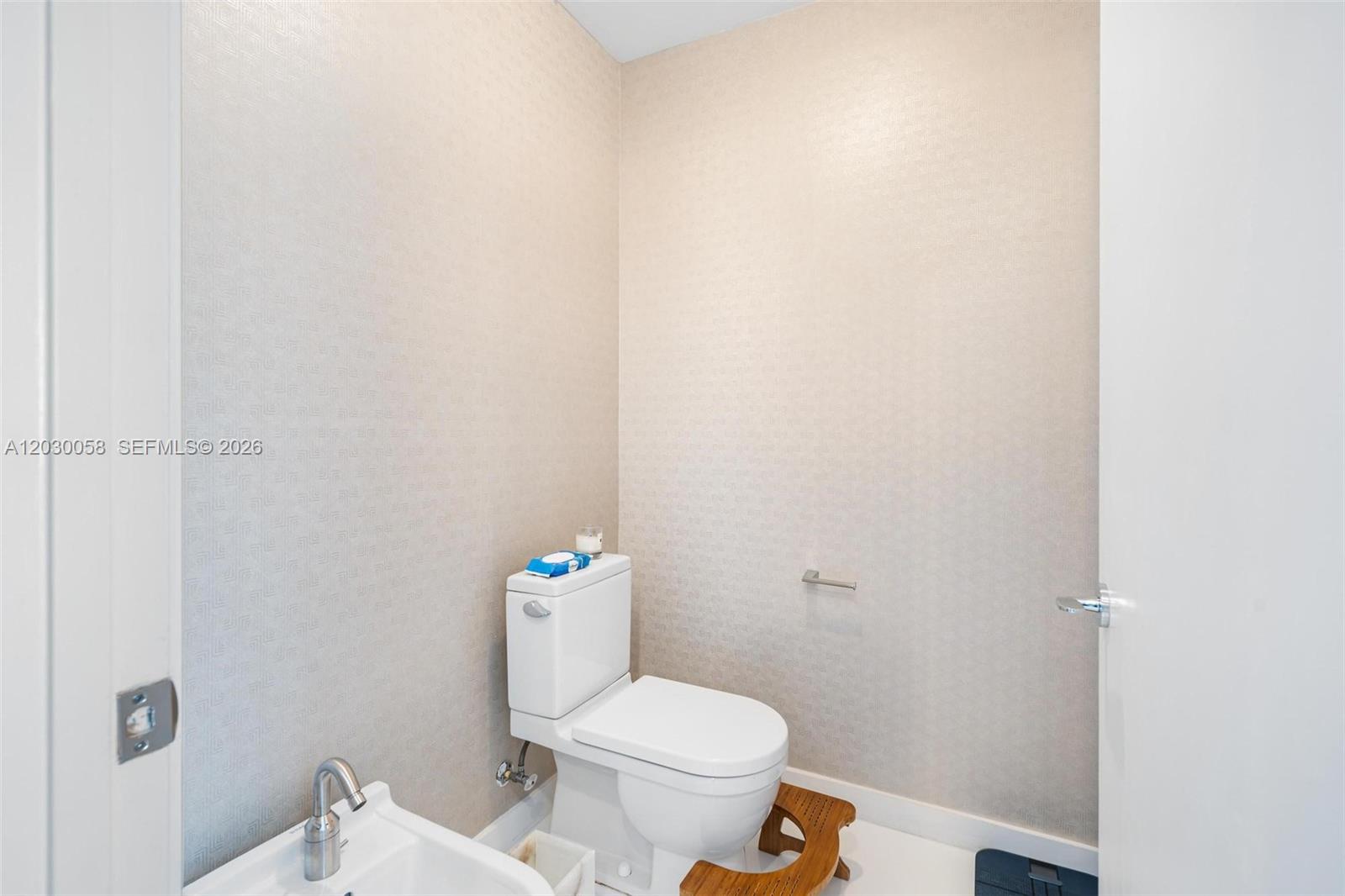 1100 Biscayne Blvd #5203, Miami FL 33132