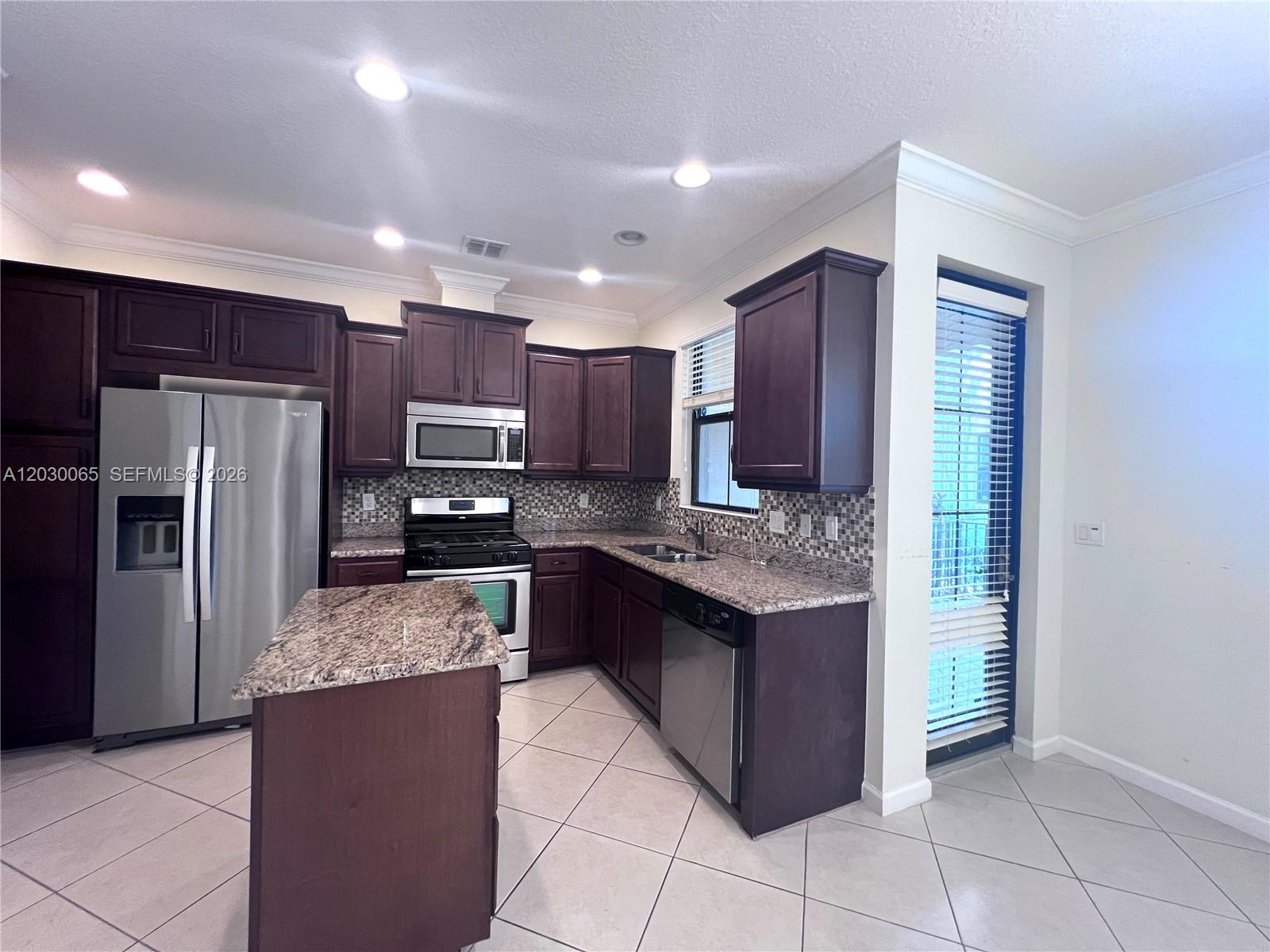3381 NW 125th Ave, Sunrise FL 33323