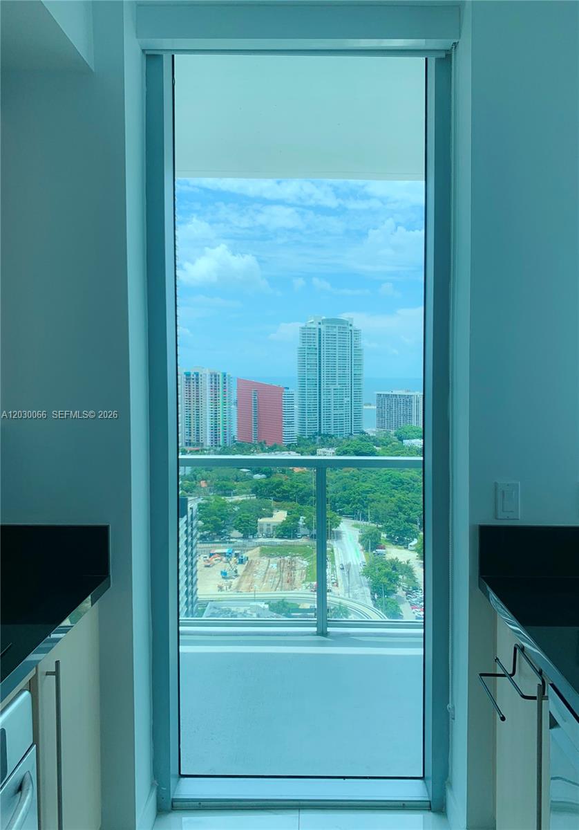 79 SW 12th St #3201-S, Miami FL 33130