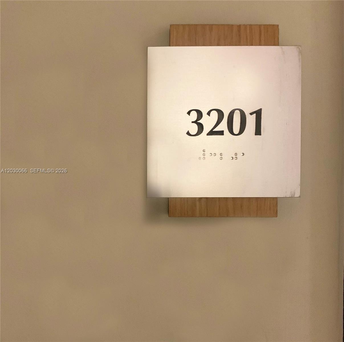 79 SW 12th St #3201-S, Miami FL 33130