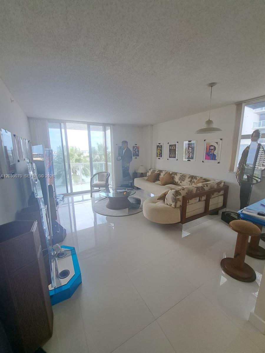 5085 NW 7th St #602, Miami FL 33126